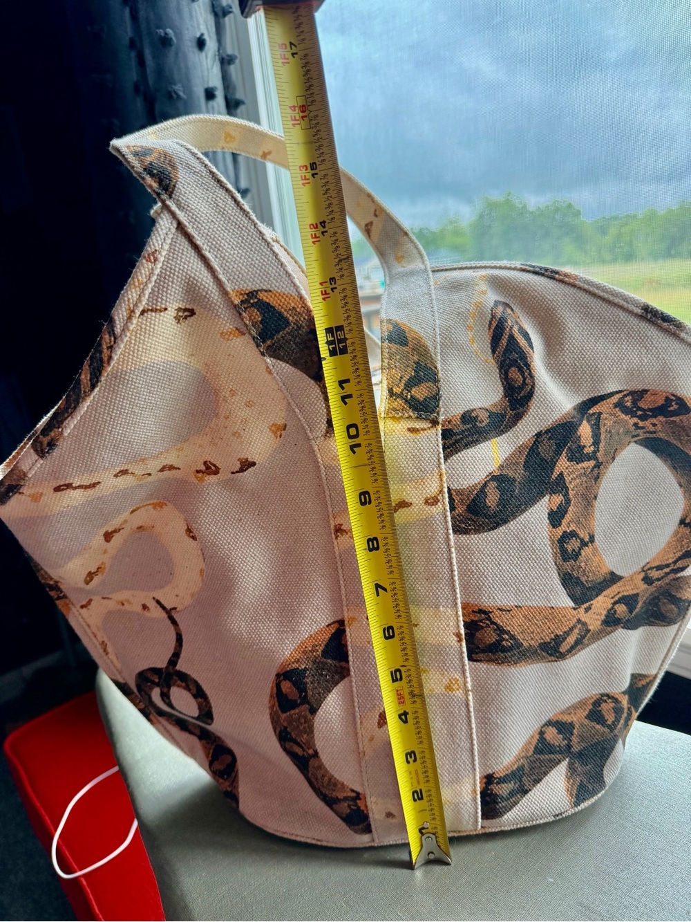 Canvas Tote Bag with Snake Print - Neutral - Picture 4 of 10